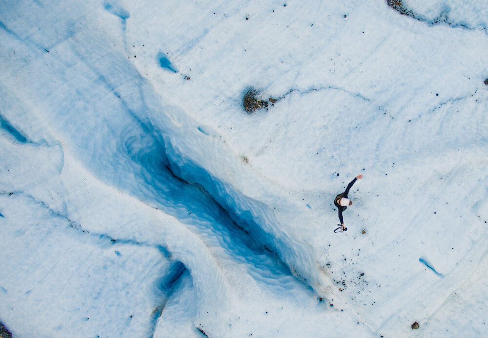 exploradores glacier trekking