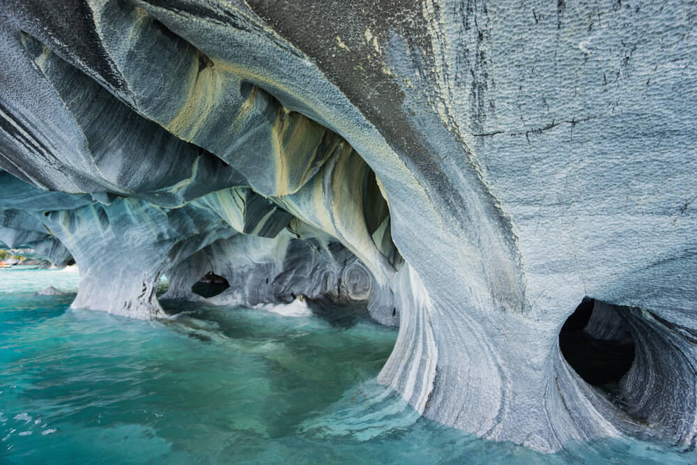 exploradores glacier trekking