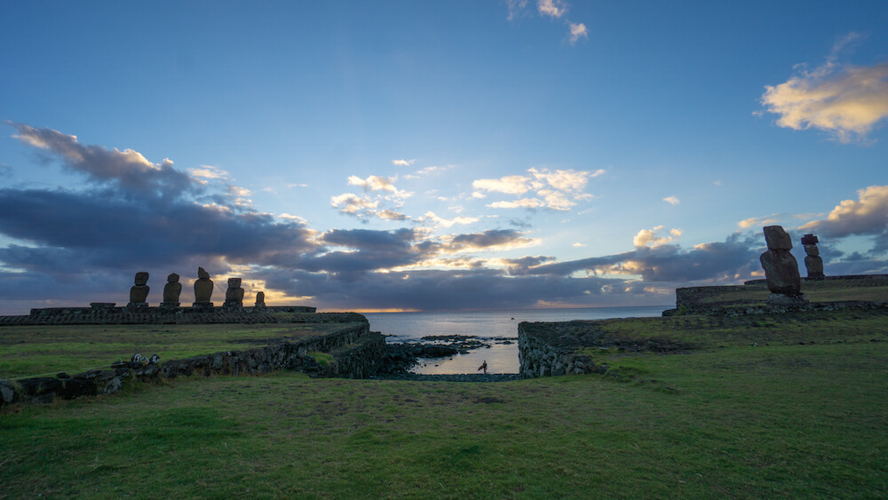 how to travel easter island