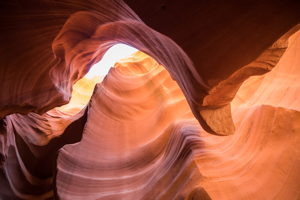 upper vs lower antelope canyon