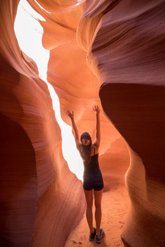 upper vs lower antelope canyon