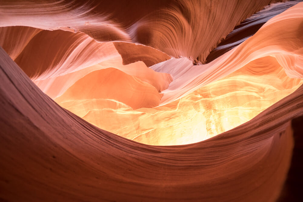 upper vs lower antelope canyon