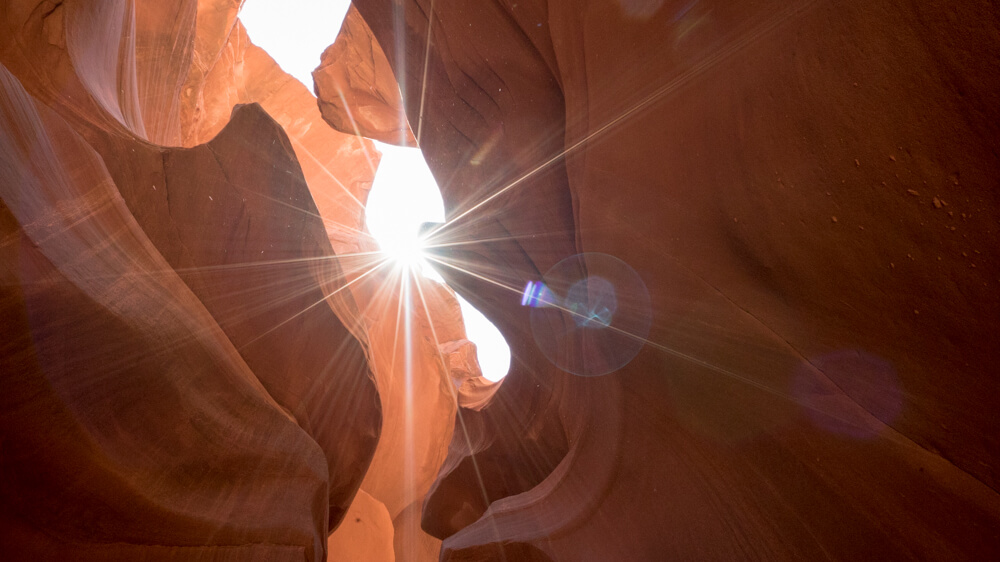 upper vs lower antelope canyon