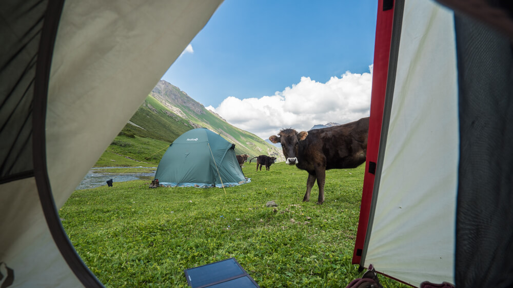 trekkking tian shan mountains