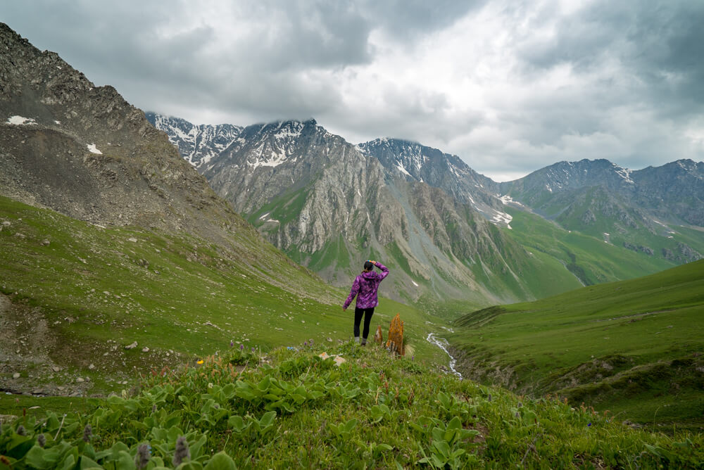 trekkking tian shan mountains