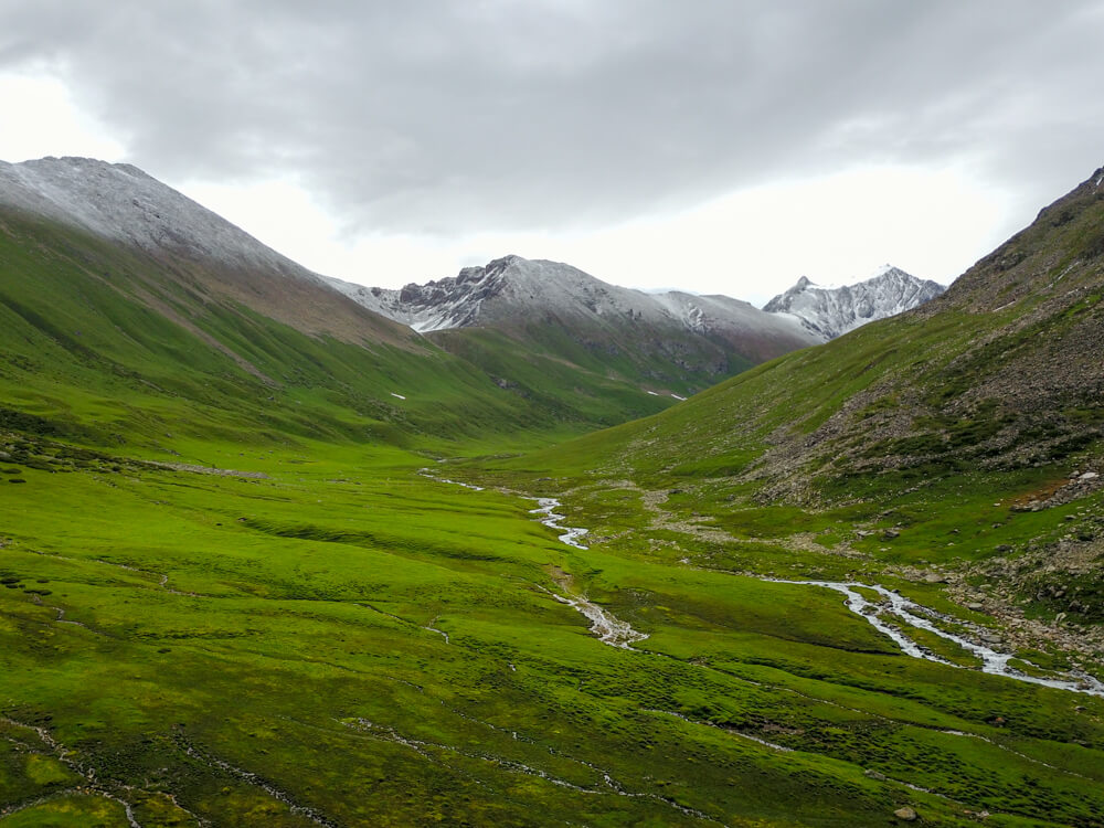 trekkking tian shan mountains