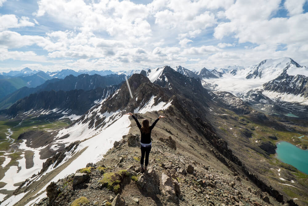 trekkking tian shan mountains