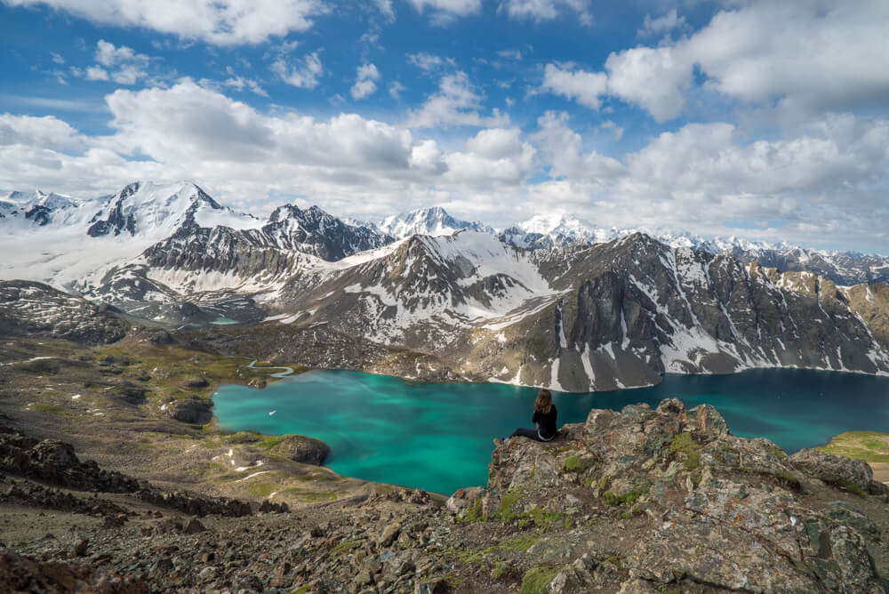 trekkking tian shan mountains