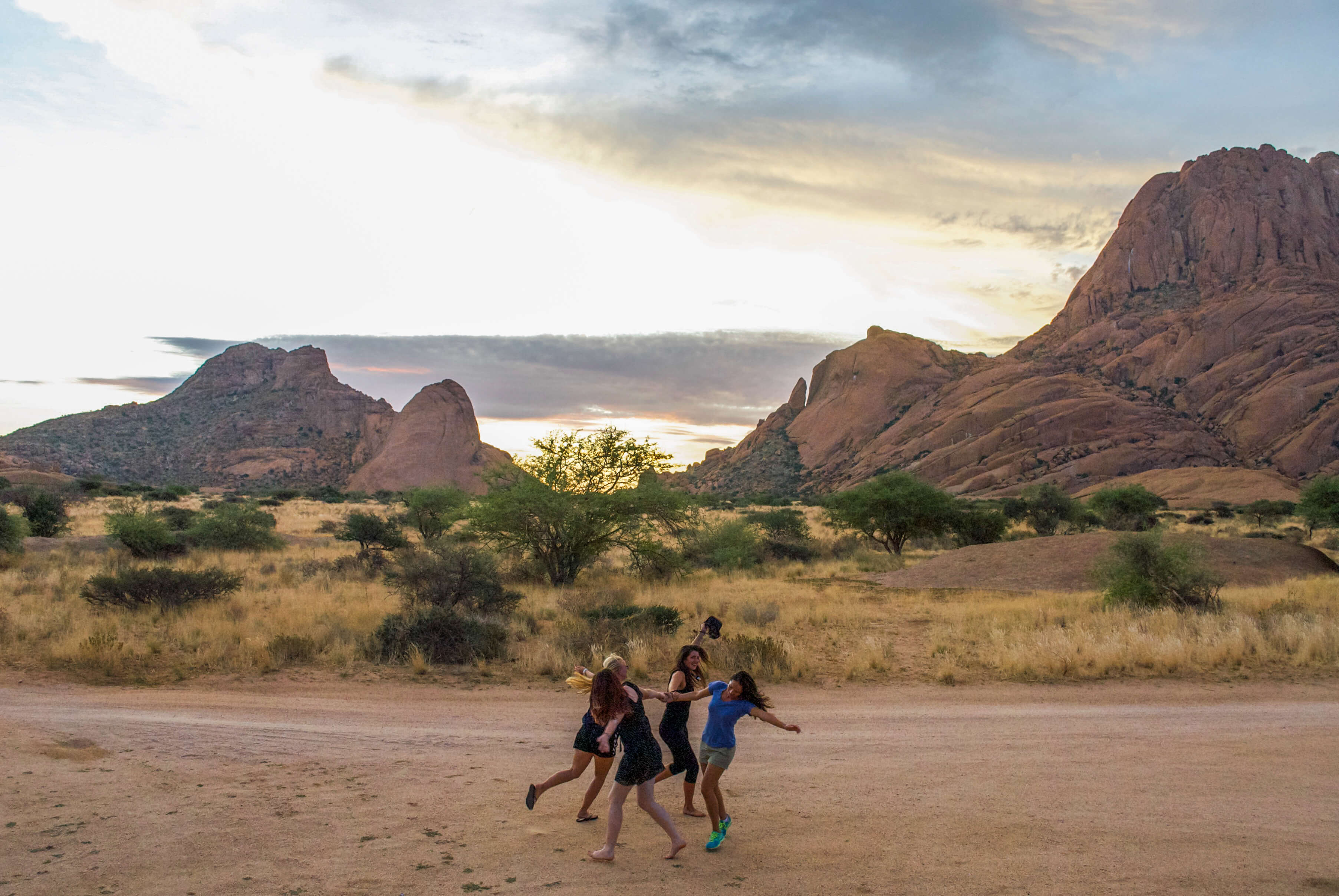 how to become a travel blogger