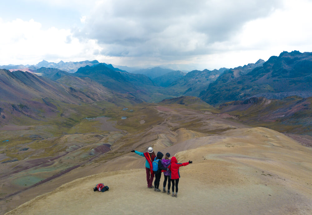 rainbow mountain peru