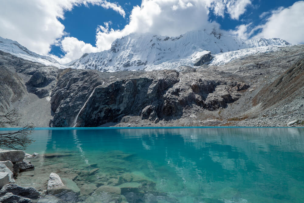 hiking laguna 69