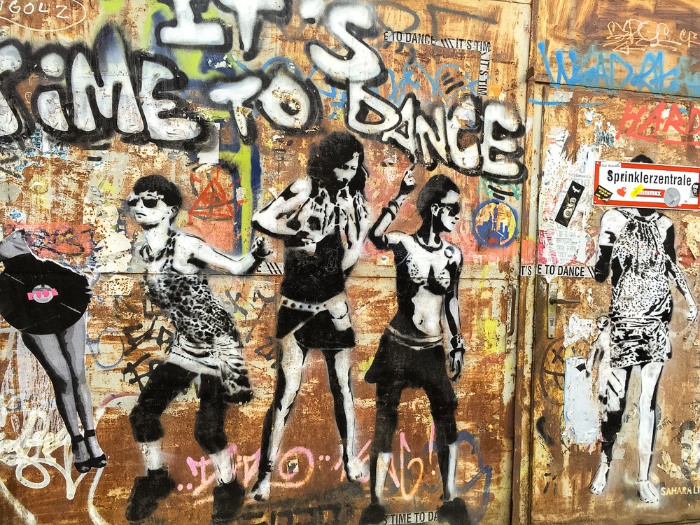 berlin things to do summer street art walking tour