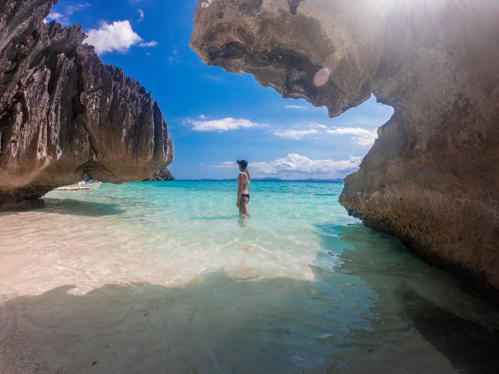 Banul Beach coron island hopping