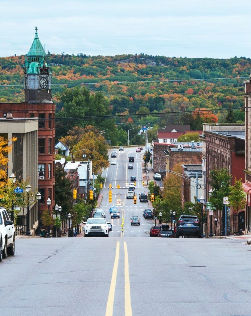 tourist cities michigan