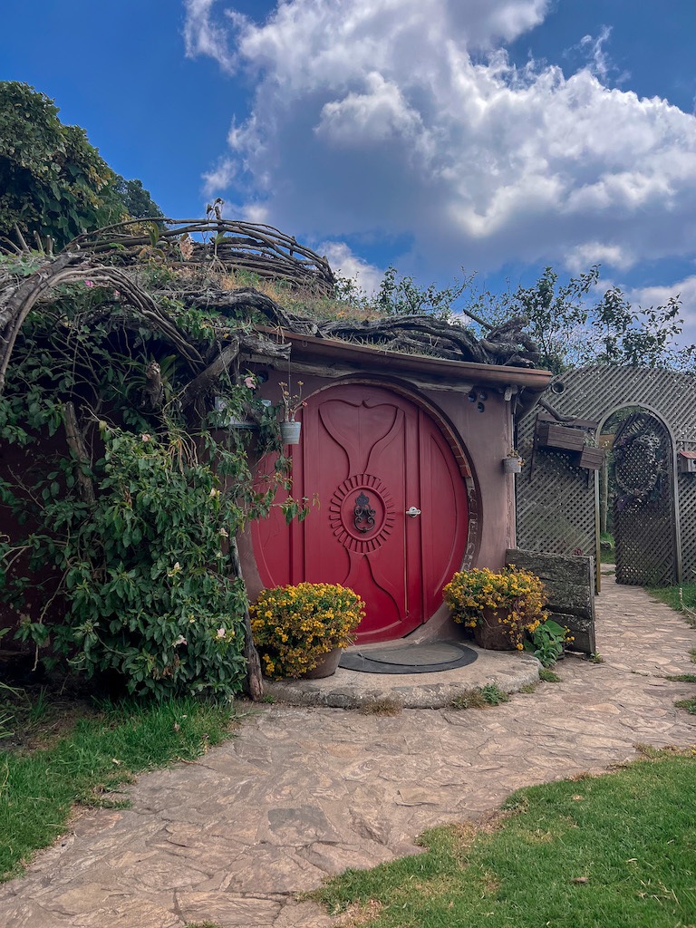 hobbitenango guatemala