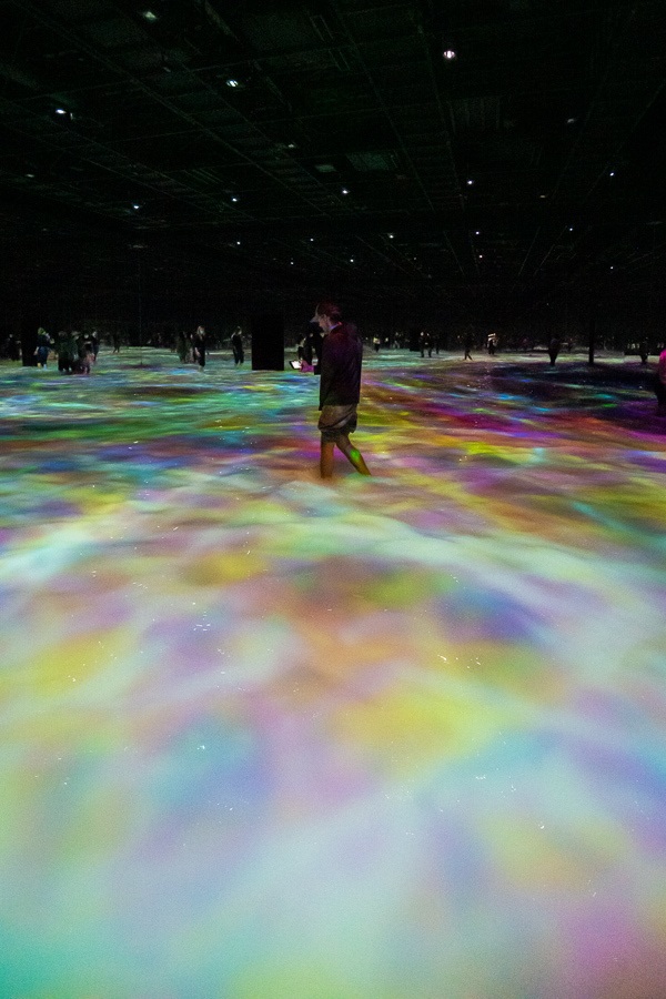 teamlab planets Drawing on the Water Surface Created by the Dance of Koi and People - Infinity
