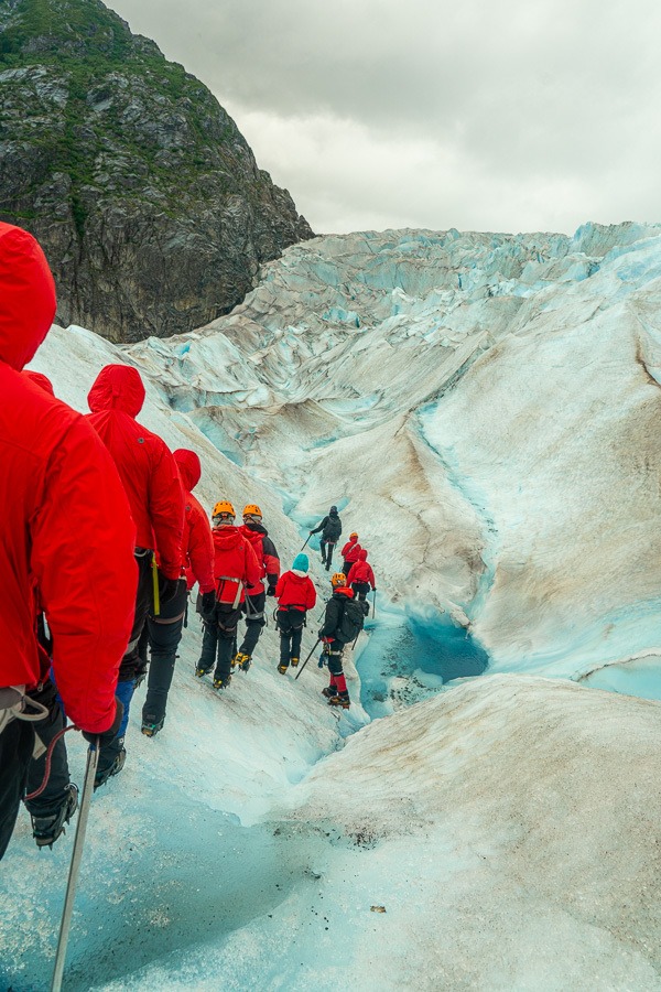 uneau helicopter glacier trek