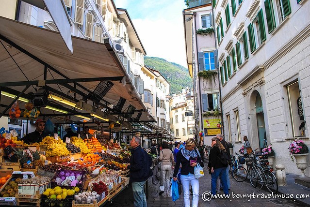 solo female travel Italy