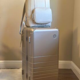 monos luggage review