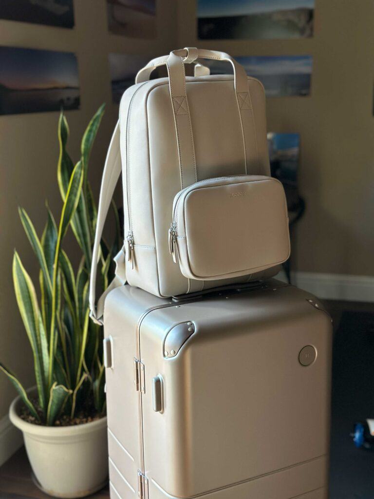 monos luggage review