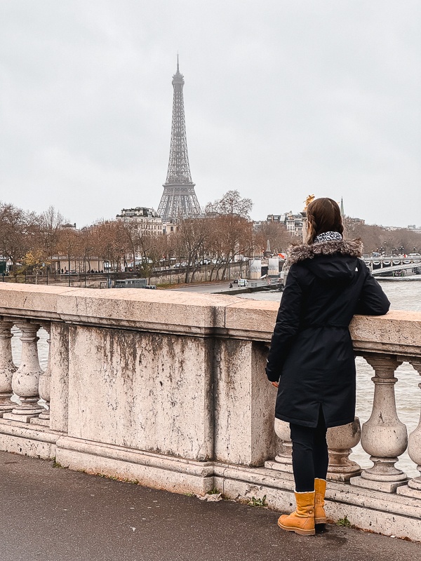 solo female travel europe Paris France