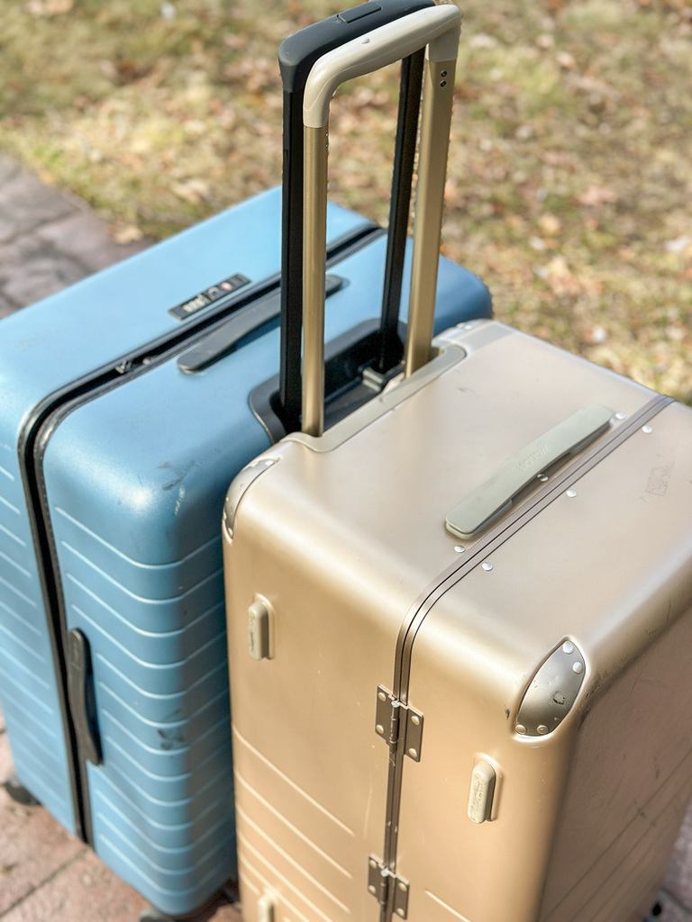 monos vs away luggage